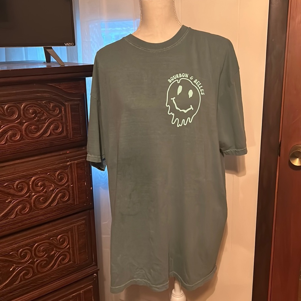Bourbon and Belles, never worn, Someone’s fine ass sneaky link XL shirt.
